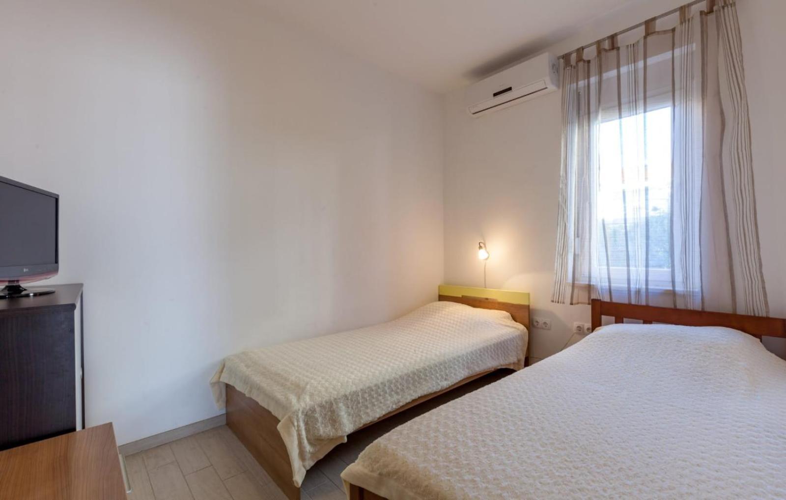 Appartement Affabilis Vip House - Top Location Right Next To The Beach - Free Parking - Sea View - Facilities And Activities Within Walking Distance - 15 Minutes From Split Airport - Buralux