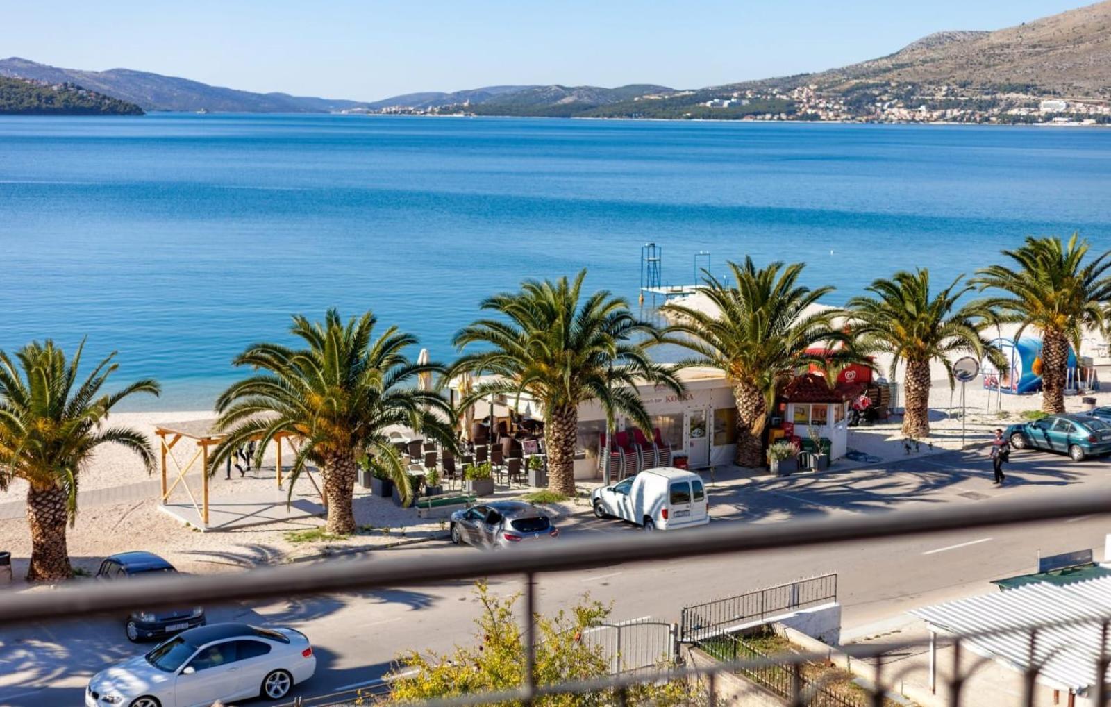 Appartement Affabilis Vip House - Top Location Right Next To The Beach - Free Parking - Sea View - Facilities And Activities Within Walking Distance - 15 Minutes From Split Airport - Buralux *