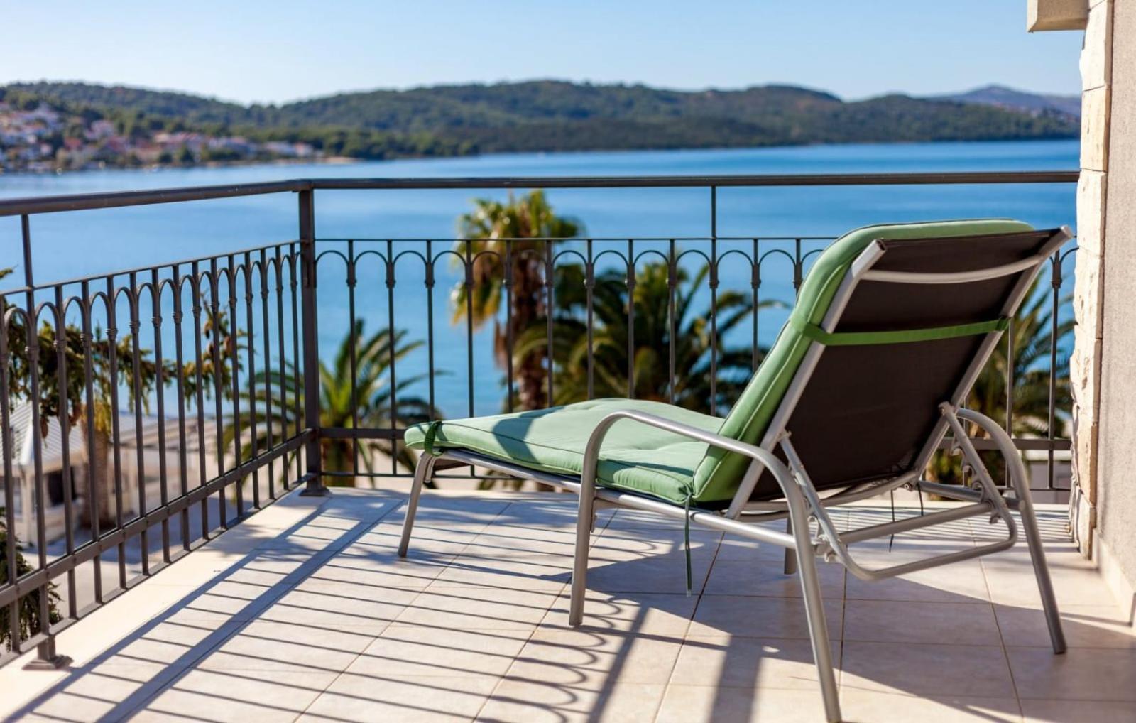 Affabilis Vip House - Top Location Right Next To The Beach - Free Parking - Sea View - Facilities And Activities Within Walking Distance - 15 Minutes From Split Airport - Buralux Appartement
