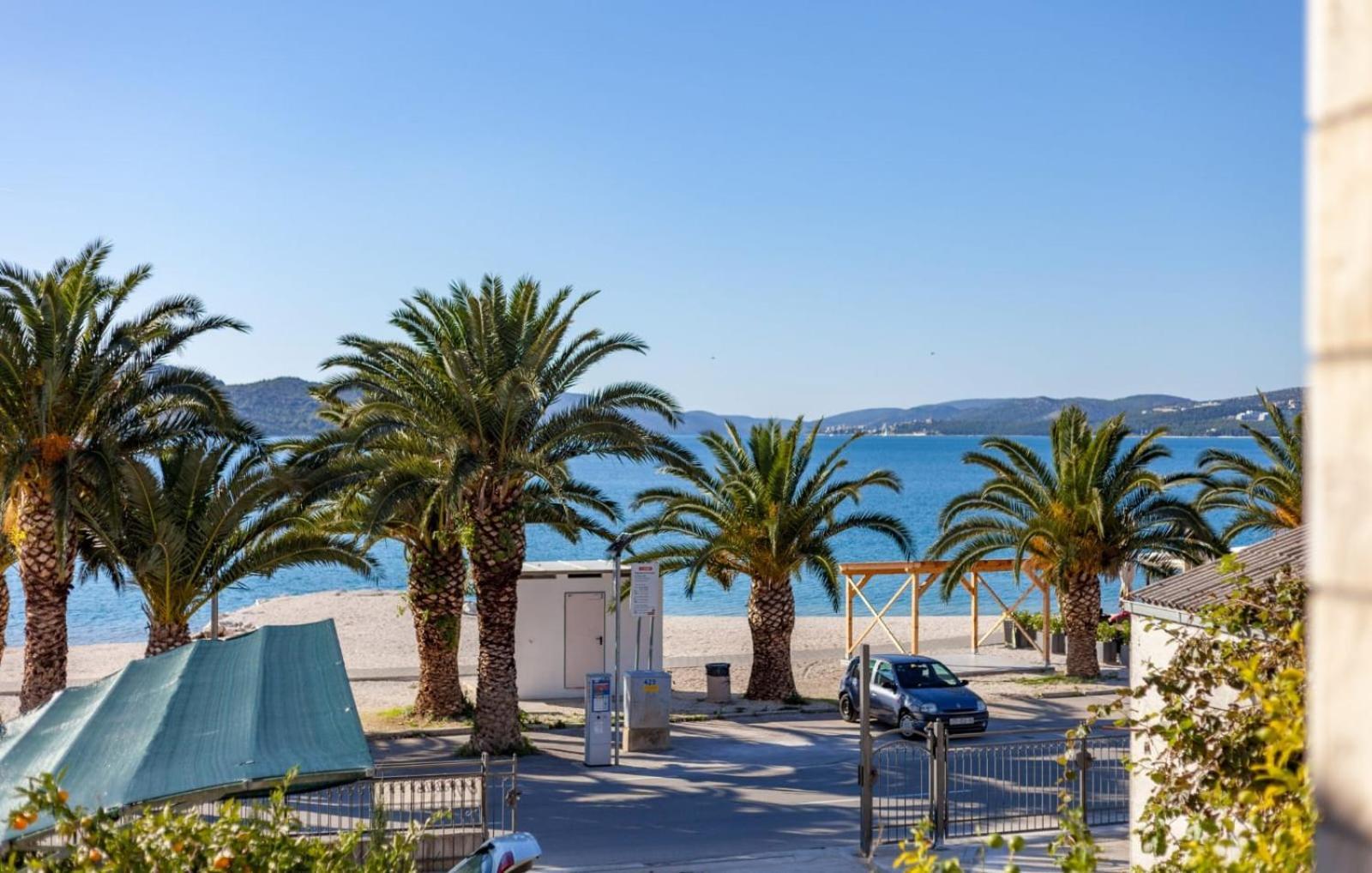 Appartement Affabilis Vip House - Top Location Right Next To The Beach - Free Parking - Sea View - Facilities And Activities Within Walking Distance - 15 Minutes From Split Airport - Buralux
