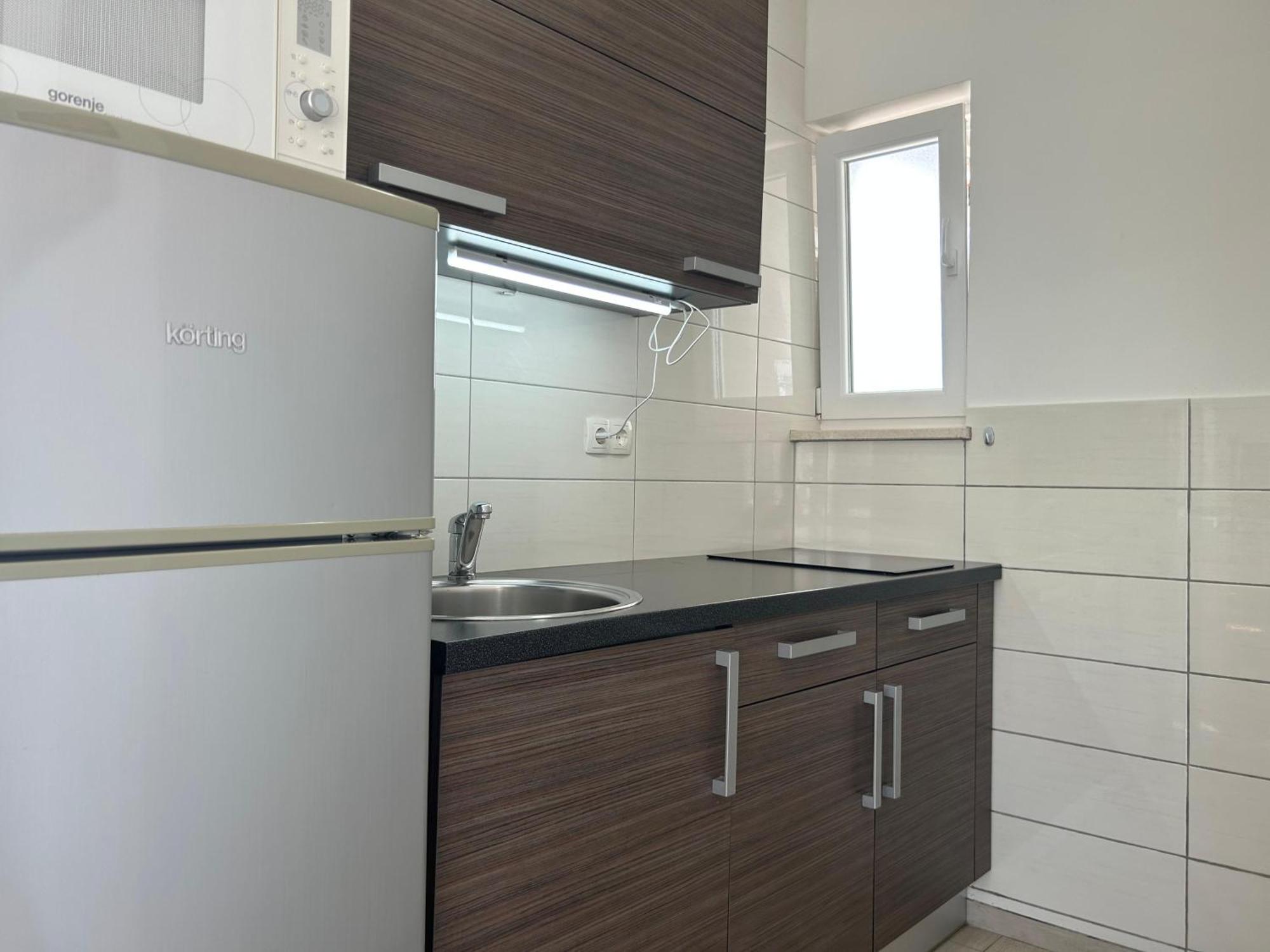 Affabilis Vip House - Top Location Right Next To The Beach - Free Parking - Sea View - Facilities And Activities Within Walking Distance - 15 Minutes From Split Airport - Buralux Trogir