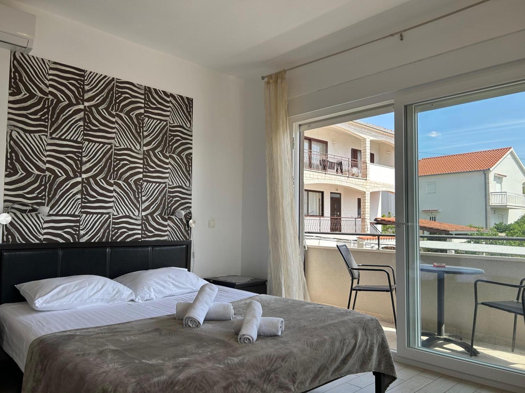 Affabilis Vip House - Top Location Right Next To The Beach - Free Parking - Sea View - Facilities And Activities Within Walking Distance - 15 Minutes From Split Airport - Buralux Appartement