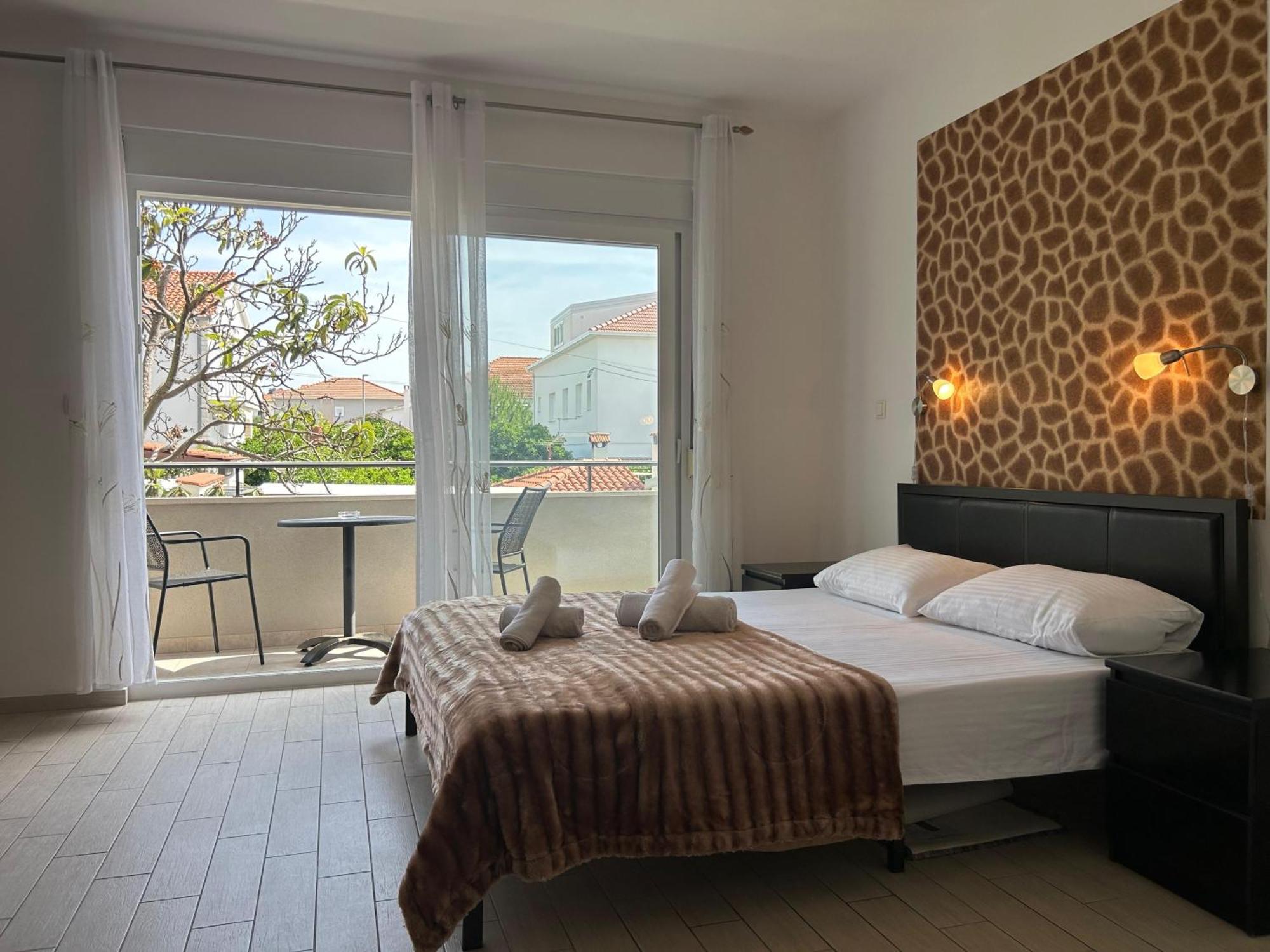 Appartement Affabilis Vip House - Top Location Right Next To The Beach - Free Parking - Sea View - Facilities And Activities Within Walking Distance - 15 Minutes From Split Airport - Buralux Trogir