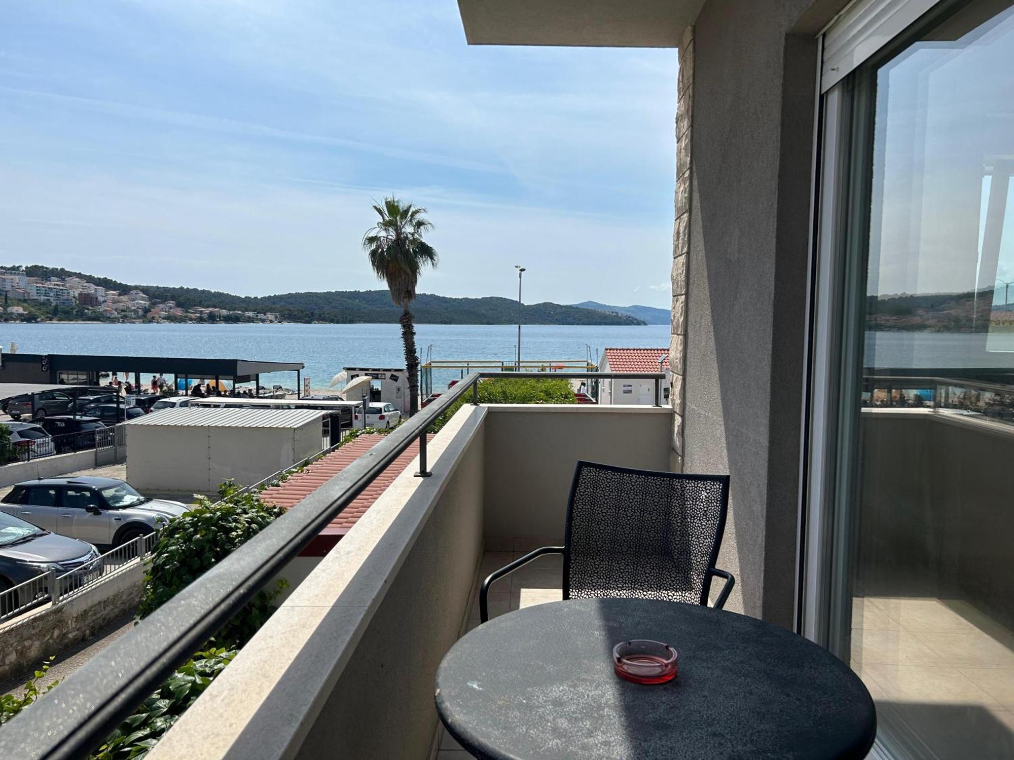 Affabilis Vip House - Top Location Right Next To The Beach - Free Parking - Sea View - Facilities And Activities Within Walking Distance - 15 Minutes From Split Airport - Buralux Appartement Trogir