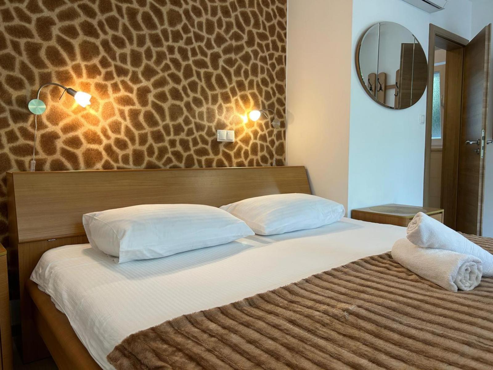 Affabilis Vip House - Top Location Right Next To The Beach - Free Parking - Sea View - Facilities And Activities Within Walking Distance - 15 Minutes From Split Airport - Buralux Appartement Trogir