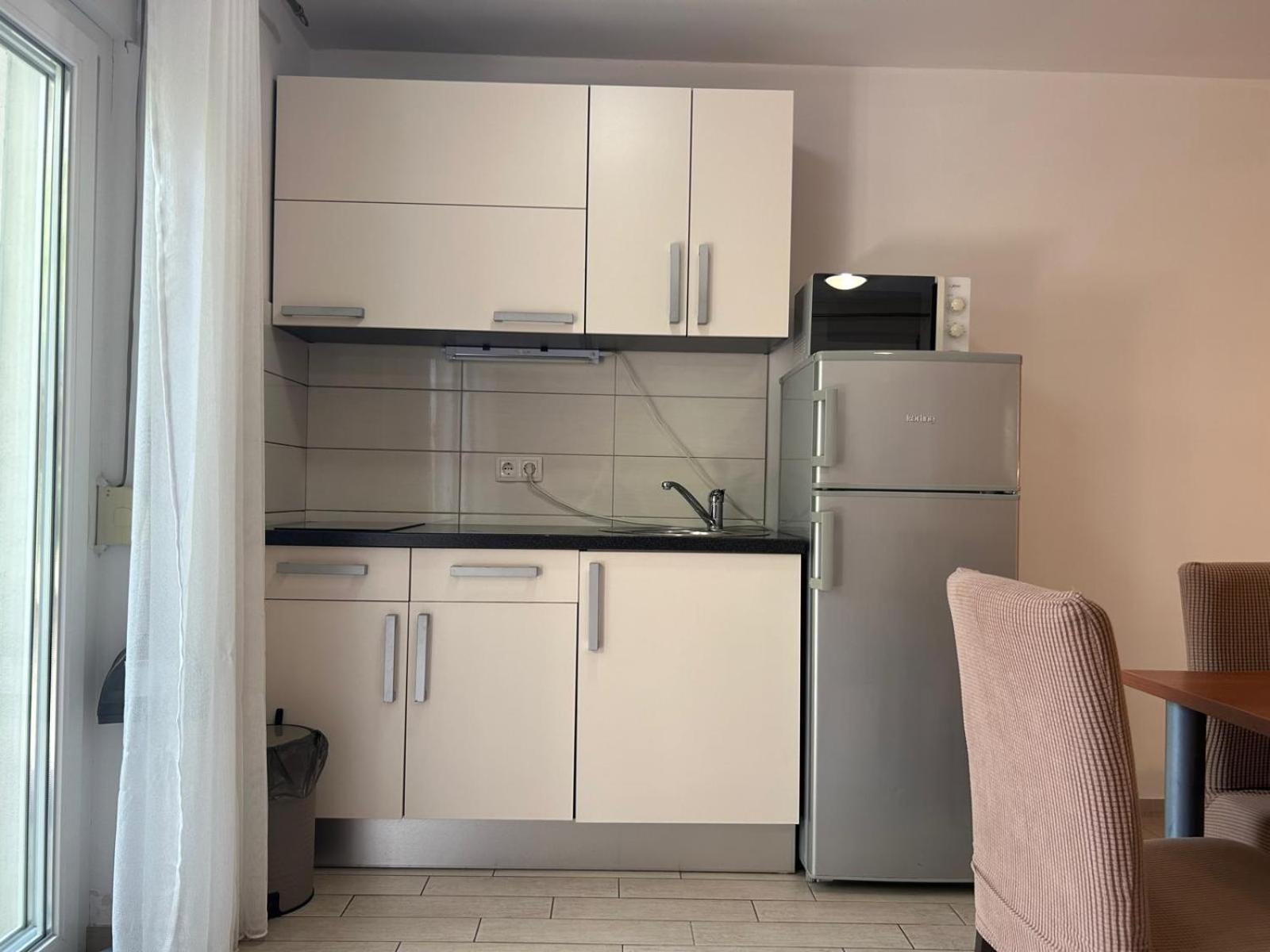Affabilis Vip House - Top Location Right Next To The Beach - Free Parking - Sea View - Facilities And Activities Within Walking Distance - 15 Minutes From Split Airport - Buralux * Trogir
