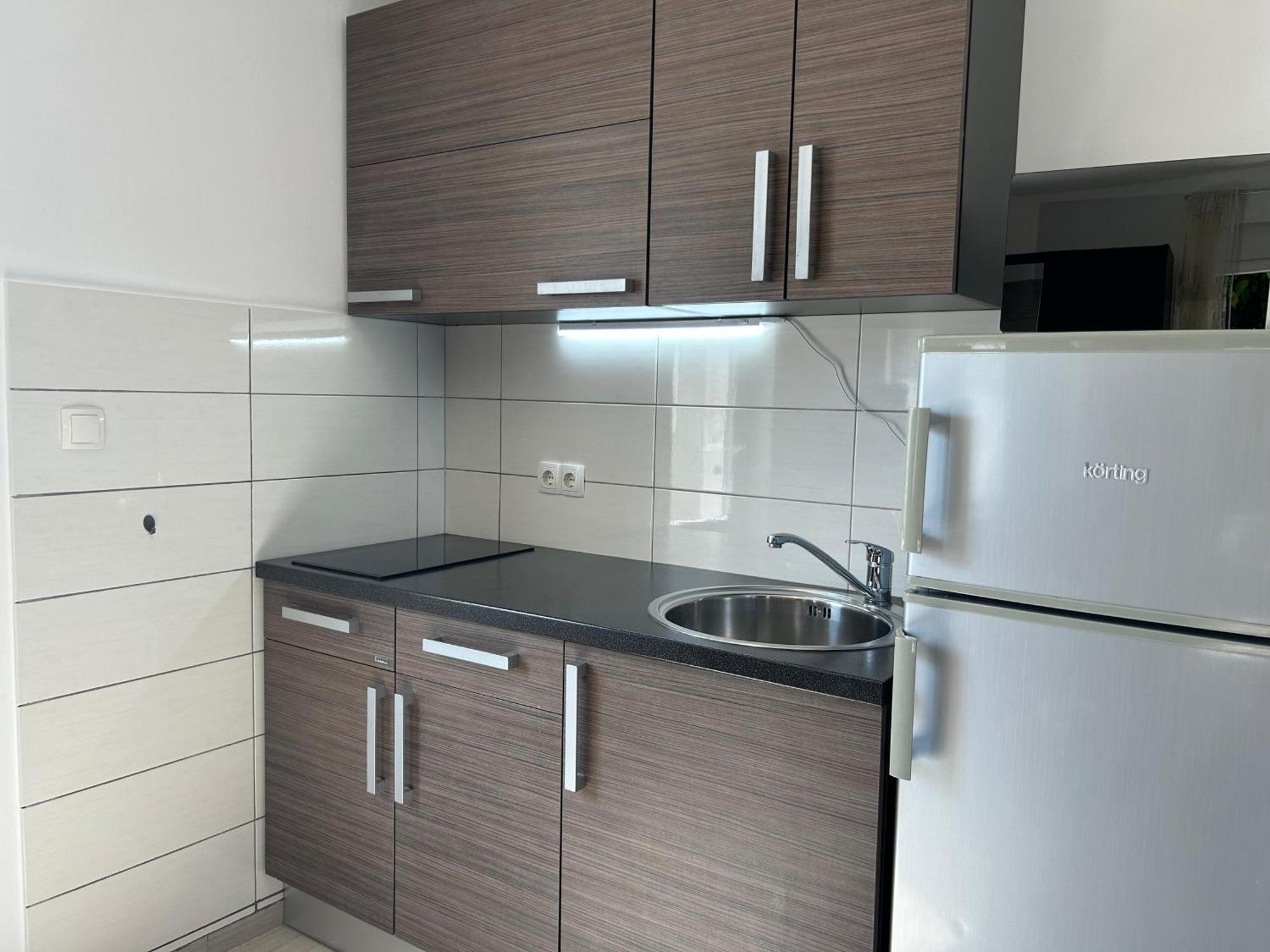 Affabilis Vip House - Top Location Right Next To The Beach - Free Parking - Sea View - Facilities And Activities Within Walking Distance - 15 Minutes From Split Airport - Buralux