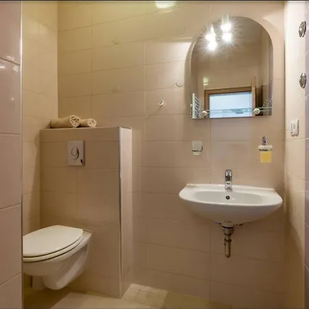 Affabilis Vip House - Top Location Right Next To The Beach - Free Parking - Sea View - Facilities And Activities Within Walking Distance - 15 Minutes From Split Airport - Buralux Properties Trogir Exterior foto