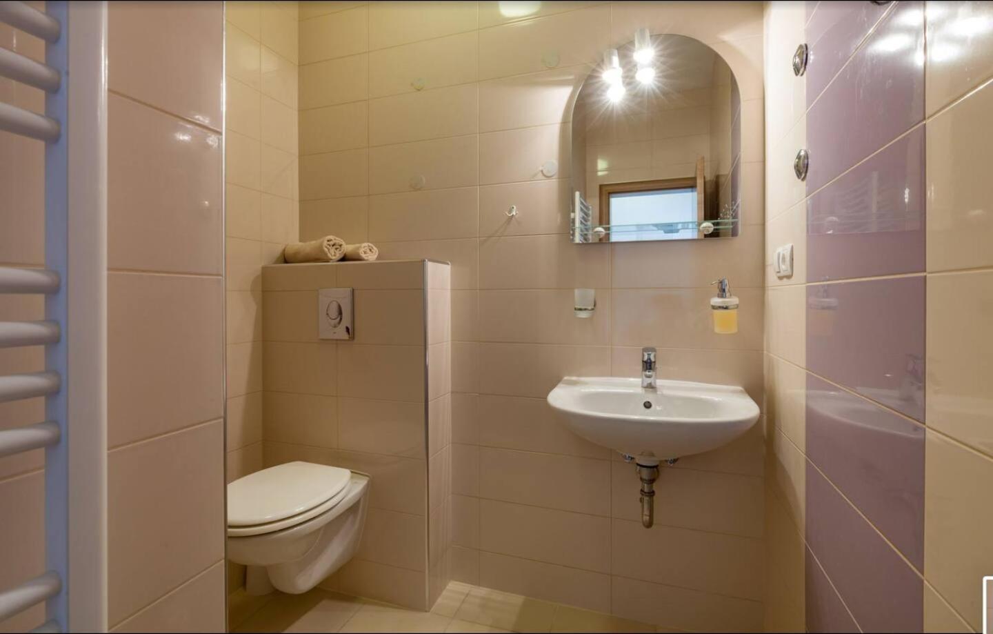 Lägenhet Affabilis Vip House - Top Location Right Next To The Beach - Free Parking - Sea View - Facilities And Activities Within Walking Distance - 15 Minutes From Split Airport - Buralux Trogir