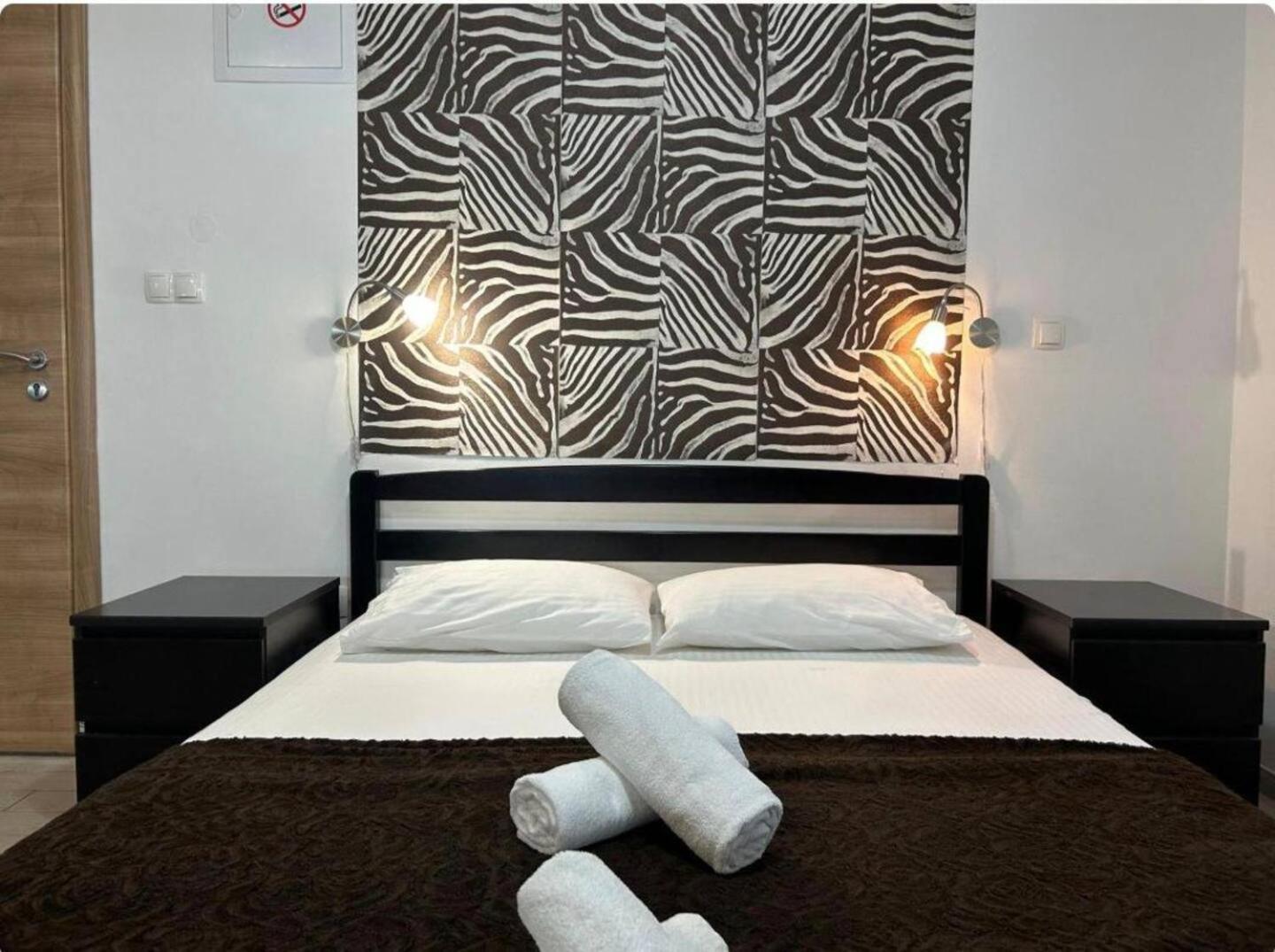 Affabilis Vip House - Top Location Right Next To The Beach - Free Parking - Sea View - Facilities And Activities Within Walking Distance - 15 Minutes From Split Airport - Buralux Trogir
